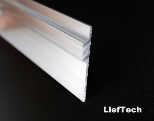 Pipe à profil d'aluminium avec assemblage de tournevis de bord de retenue