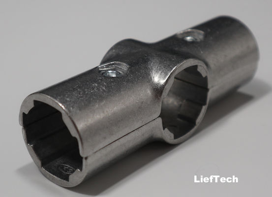 6063 T5 Alliage d'aluminium Joint de tuyau croisé Facile à assembler surface oxydée